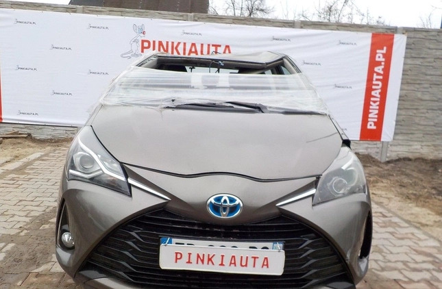 Toyota Yaris cena 18900 przebieg: 94143, rok produkcji 2017 z Września małe 254